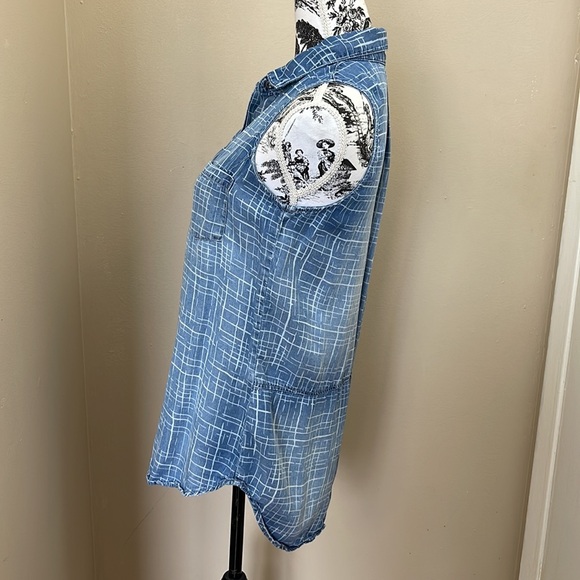 3/$15 Kenneth Cole Sleeveless tunic S - Picture 2 of 5